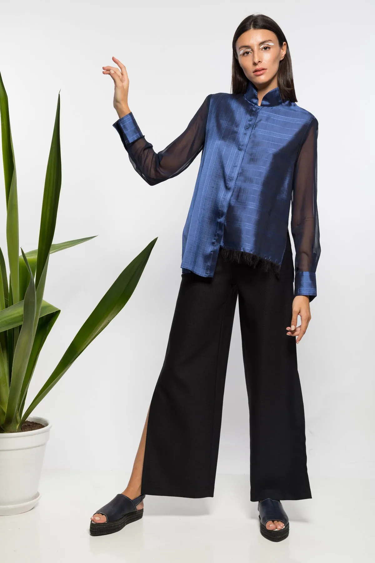 Asymmetrical mandarin shirt with organza sleeve