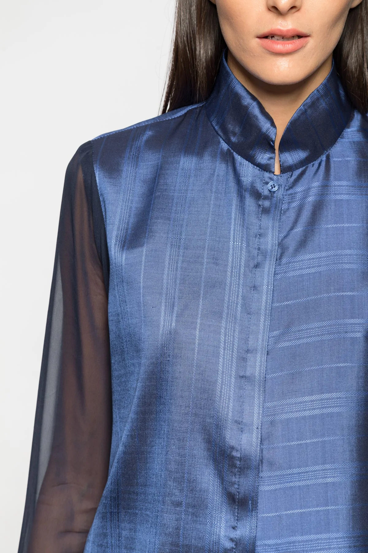 Asymmetrical mandarin shirt with organza sleeve