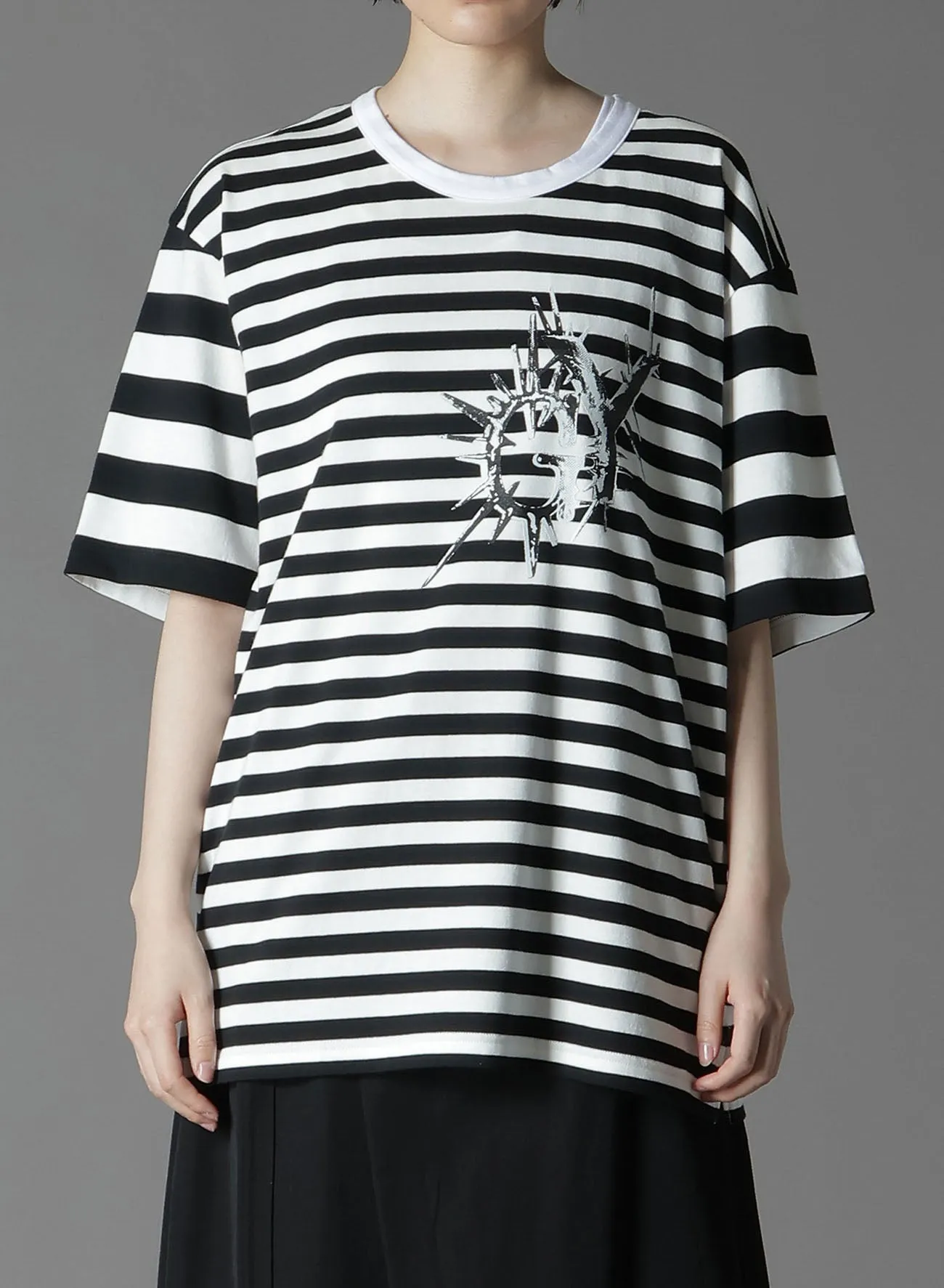 DIFFERENT LINES BORDER JERSEY GYLOGO TYPE-E GRAPHIC PRINT T-SHIRT