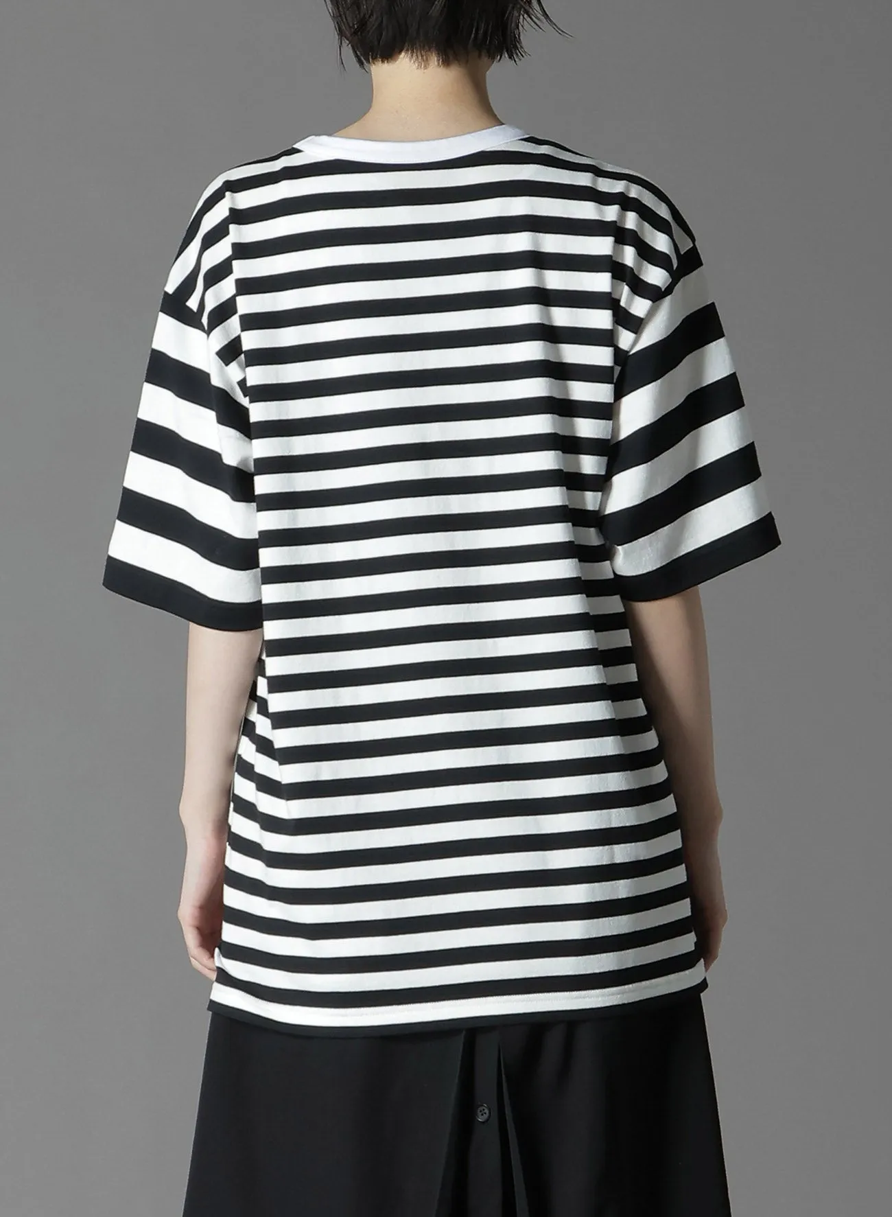 DIFFERENT LINES BORDER JERSEY GYLOGO TYPE-E GRAPHIC PRINT T-SHIRT