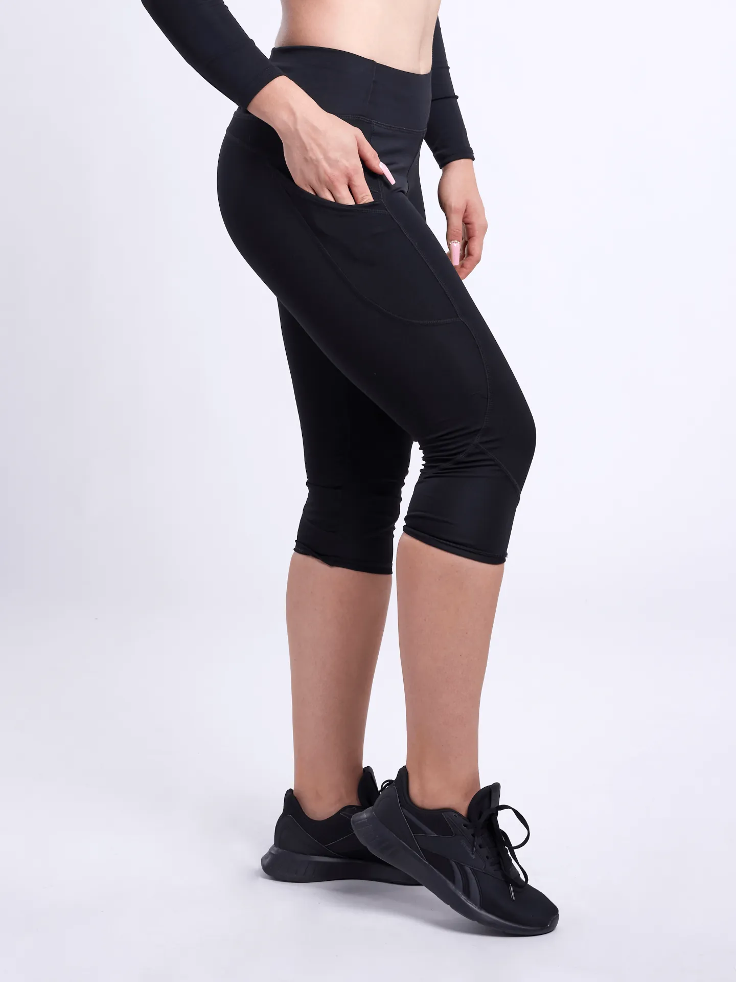 Mid-Rise Capri Fitness Leggings with Side Pockets | JupiterGear